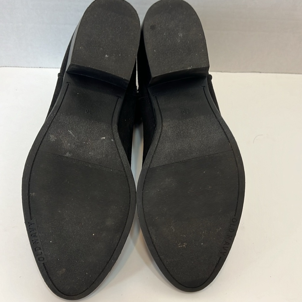 Old Navy Booties Block heel.  Black.  Size 10 - Picture 5 of 7